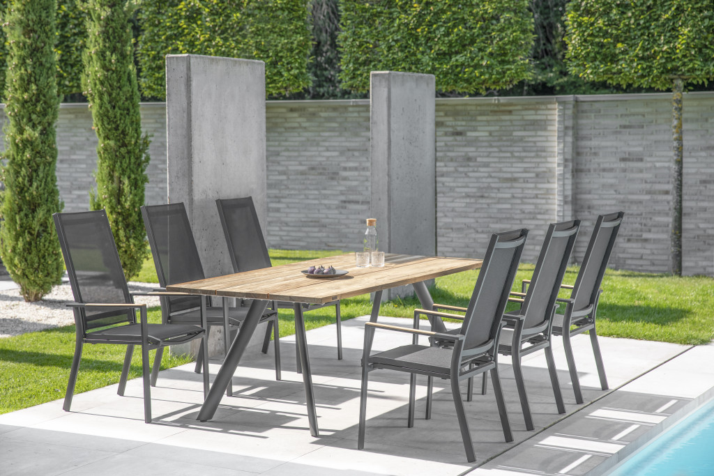 „Niehoff Garden PALOS Gartenstuhl mit Textilgewebe und Aluminiumgestell auf Terrasse“