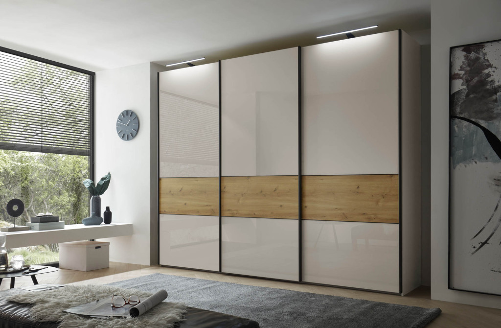 Schwebetürenschrank