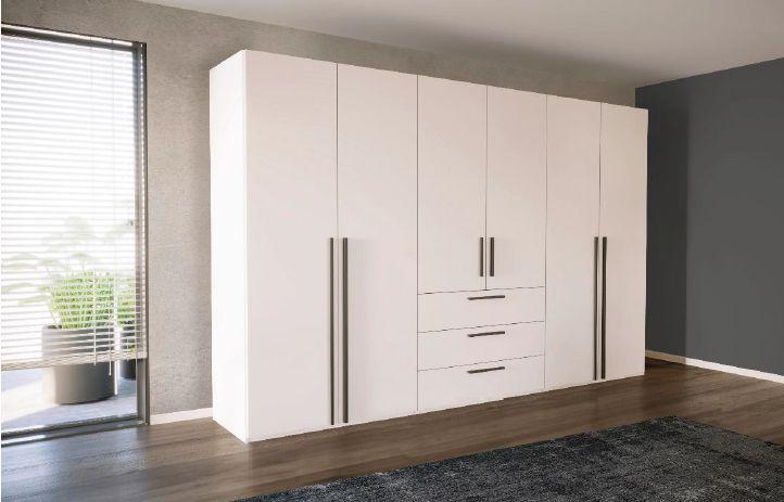 Drehtürenschrank